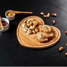 Kit para Petisco com Tábua Formato Coração Personalizado com Logo